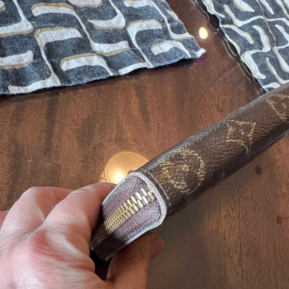 Authentic Louis Vuitton Rose Ballerine Pink and Brown Zipper Clemence zip Wallet - Picture 13 of 14